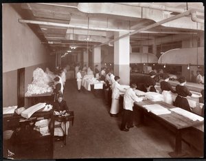 Vaskerommet på Hotel McAlpin, 1913 (sølv gelatintrykk)