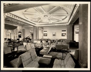 Salongen, ser østover mot Hotel White, 37th Street og Lexington, New York, 8. mars, 1937 (sølv gelatintrykk) av Byron Company