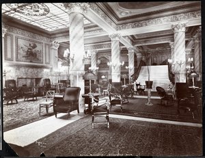Resepsjonsrommet på Hotel Majestic, 1902 (sølv gelatintrykk) av Byron Company