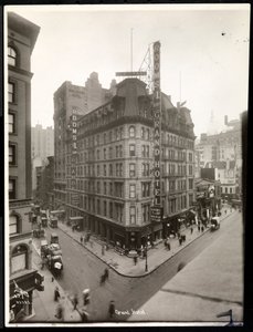 Utsikt over Grand Hotel ay 31st Street og Broadway, New York, ca. 1914 (sølv gelatintrykk) av Byron Company