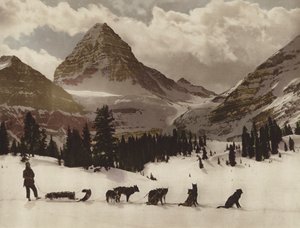 Mount Assiniboine (fargebilde) av Byron Hill Harmon