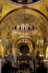 Bysantinsk arkitektur: utsikt over det sørlige tverrskipet (med kuppel dediee til Saint Leonard), rosetten. 1542-1551 Basilica di San Marco (Markusbasilikaen), Venezia