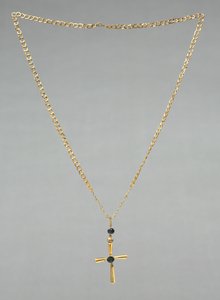 Kjede med anhengskors, 500-tallet (gull, safir og glass) av Byzantine School