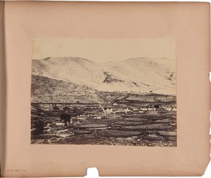 Geya, en tibetansk landsby av Capt. Melville Clarke