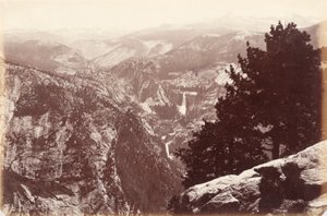 Vernal og Nevada Falls fra Glacier Point av Carleton E. Watkins
