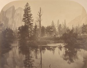 River View Down Valley, Cathedral Rock til venstre, 1861. av Carleton Emmons Watkins