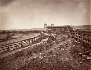Santa Barbara and Mission Church, 1876, trykt ca. 1876. av Carleton Emmons Watkins