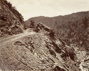Sulphur Creek and Flume-road to Geysers, 1868-70, trykt ca. 1876. av Carleton Emmons Watkins