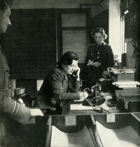 A Station Intelligence Room, c1943. av Cecil Beaton