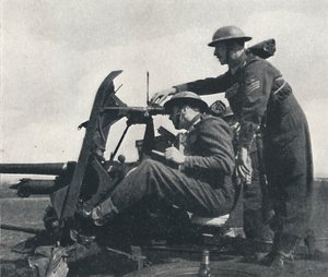 Anti-tank, 1941 av Cecil Beaton