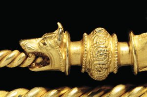 Svært viktig La Tene kriger fibula, detalj av Celtic