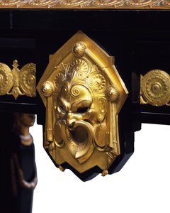 Napoleon III bord, designet av Jean Brandely, intarsia av E. Varlot, Paris, ca. 1850-75 (ormolu, forgylt kobber, ibenholt og platan) av Charles Guillaume Diehl