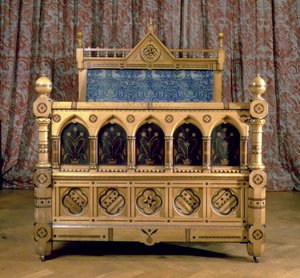 Gothic Revival Innlagt seng med polstret sengegavl, laget av Marsh & Jones, ca. 1866 (tre)