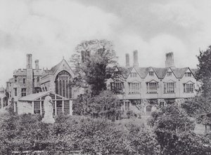 Knole, East Front (s/hvitt bilde) av Charles Essenhigh Corke