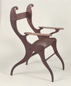 Lenestol eller Svanestol designet av C.F.A. Voysey (1857-1941) i 1883-5, laget ca. 1898 (eik)