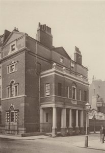 Corner House, South Audley Street, West av Charles Latham