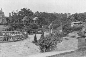 North End of the Pond Terrace av Charles Latham