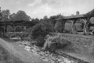 The Moat, South-East Side av Charles Latham