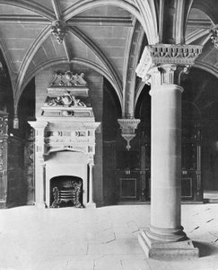 The Pillar-Room (s/hvitt bilde) av Charles Latham