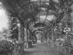 Under den nordlige pergolaen av Charles Latham