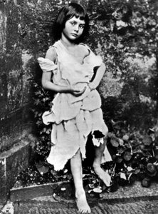 Alice Liddell, Freundin von Lewis Carroll, hier als Bettelmädchen, Foto von Carroll 1865 von Charles Lutwidge (1832-98) Dodgson