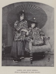 Lorina og Alice Liddell (s/hvitt bilde)