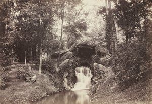 Utsikt over den lille grotten mot hjortedammen, Bois de Boulogne av Charles Marville