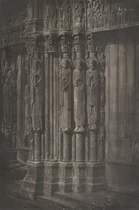 Plate XIII Chartres-katedralen, statuersøyler av sentraldøren til portalen..., 1855.