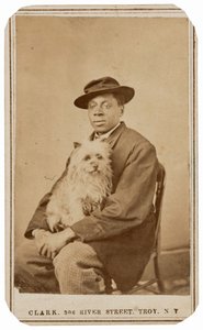 Portrett av en mann og hund, ca. 1860 (foto) av Charles R. Clark