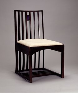 Stol i salongen, HousHill, Glasgow, 1904 (tre beiset mørkt, innlagt med farget glass)