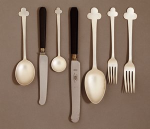 Elektrobelagt bordservice, for E. Bingham & Co., ca. 1906 av Charles Rennie Mackintosh