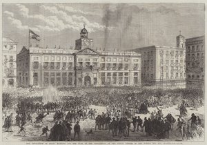 Revolusjonen i Spania, henger ut revolusjonens flagg på de offentlige kontorene i Puerta del Sol, Madrid