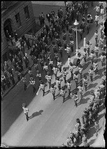 Begravelsesprosesjon av en tjenestemann tildelt Victoria Cross, London, tidlig på 1930-tallet.