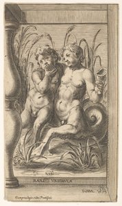 To tritoner som omfavner, den ene spiller en pannepipe, den andre holder et konkylie, satt innen ..., 1579. av Cherubino Alberti