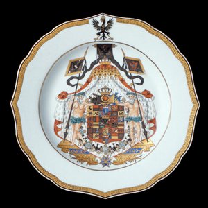 An Armorial Dinner Plate, Qianlong Period (1736–95) ca. 1755 (porselen) av Chinese School