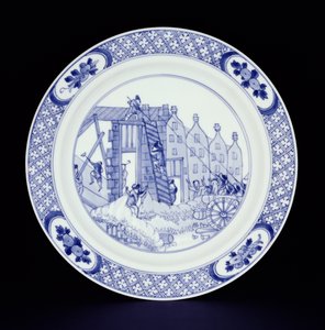 Blå og hvit plate som viser Rotterdam Riots (porselen)