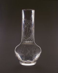 Flaske gravert med bambus, lingzhi-soppplanter og steiner, Qianlong-merke og periode, 1736-95 (glass) av Chinese School