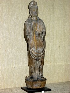 Kouan-yin, bodhisattva av medfølelse, Song-dynastiet (960-1276) (malt tre)