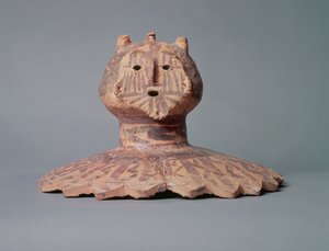 Lokk fra en Yangshao-gryte, muligens avbildet ansiktet til en sjaman, Yangshao-perioden, ca. 2500 f.Kr. (lertøy) av Chinese School