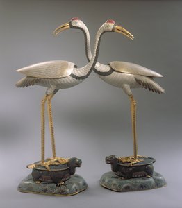 Et par kranerøkelsesbrennere, fra Qianlong-perioden (1736-95) (cloisonne-emalje) av Chinese School