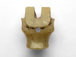 Anheng i form av et storfehode, omarbeidet, ca. 1100-1000 f.Kr. av Chinese School