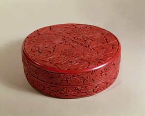 Rød lakkboks dekorert med peoner, 1426-27 (tre)