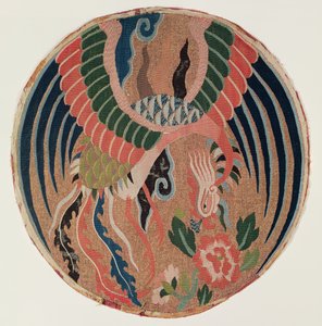 Roundel med feng-huang og trepion (teppe, silke og innpakket gull) av Chinese School