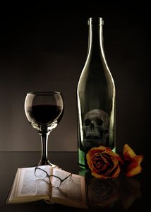 Vin, hodeskalle og rose av Christine SUISSIA