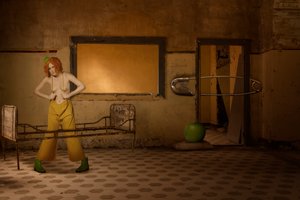 Den surrealistiske klovnekvinnen av Christine von Diepenbroek