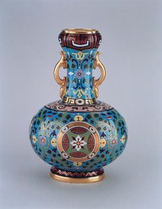 Dummyvase dekorert i imitasjon av cloisonne, Minton & Co, ca. 1870 (porselen) av Christopher Dresser