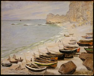Båter på stranden ved Etretat, 1883 av Claude Monet