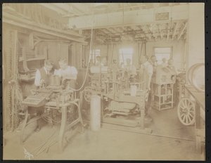 Dressler & Co. filmlaboratorium med menn som jobber, New York av Company Byron