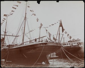 SS "Umbria" ved kai, ca. 1897 (s/hvitt-bilde)