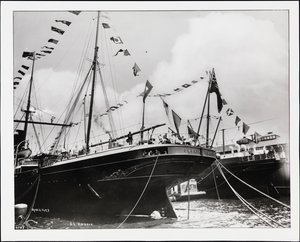 Hekken på S.S. "Umbria" i kai, ca. 1900 (s/hvitt-bilde)